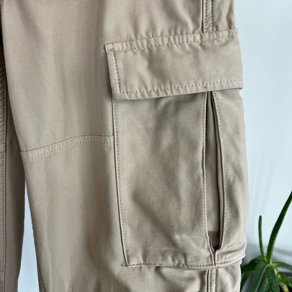 Aritzia TNA Cargo Supply Pant Mid Rise Short Gd Birch Casual Sz 0 - Picture 10 of 13